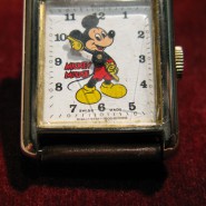 アンティーク　ミッキーマウス腕時計　正面下部分